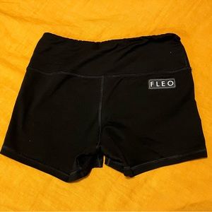 Black Fleo Power High Rise Shorts Sz M
